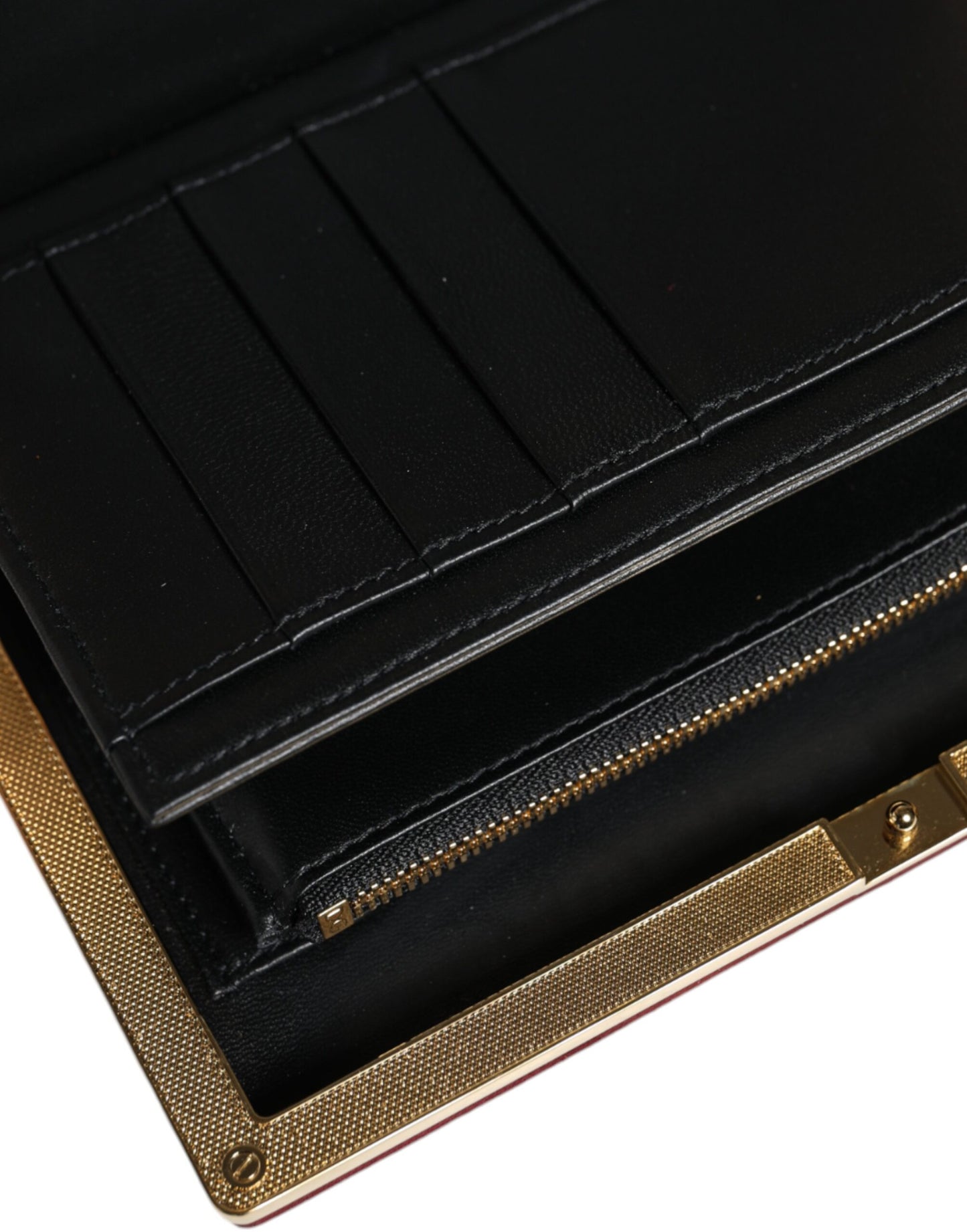 Dolce &amp; Gabbana – Bordeauxfarbene Clutch-Abendtasche aus Samt mit Goldrahmen