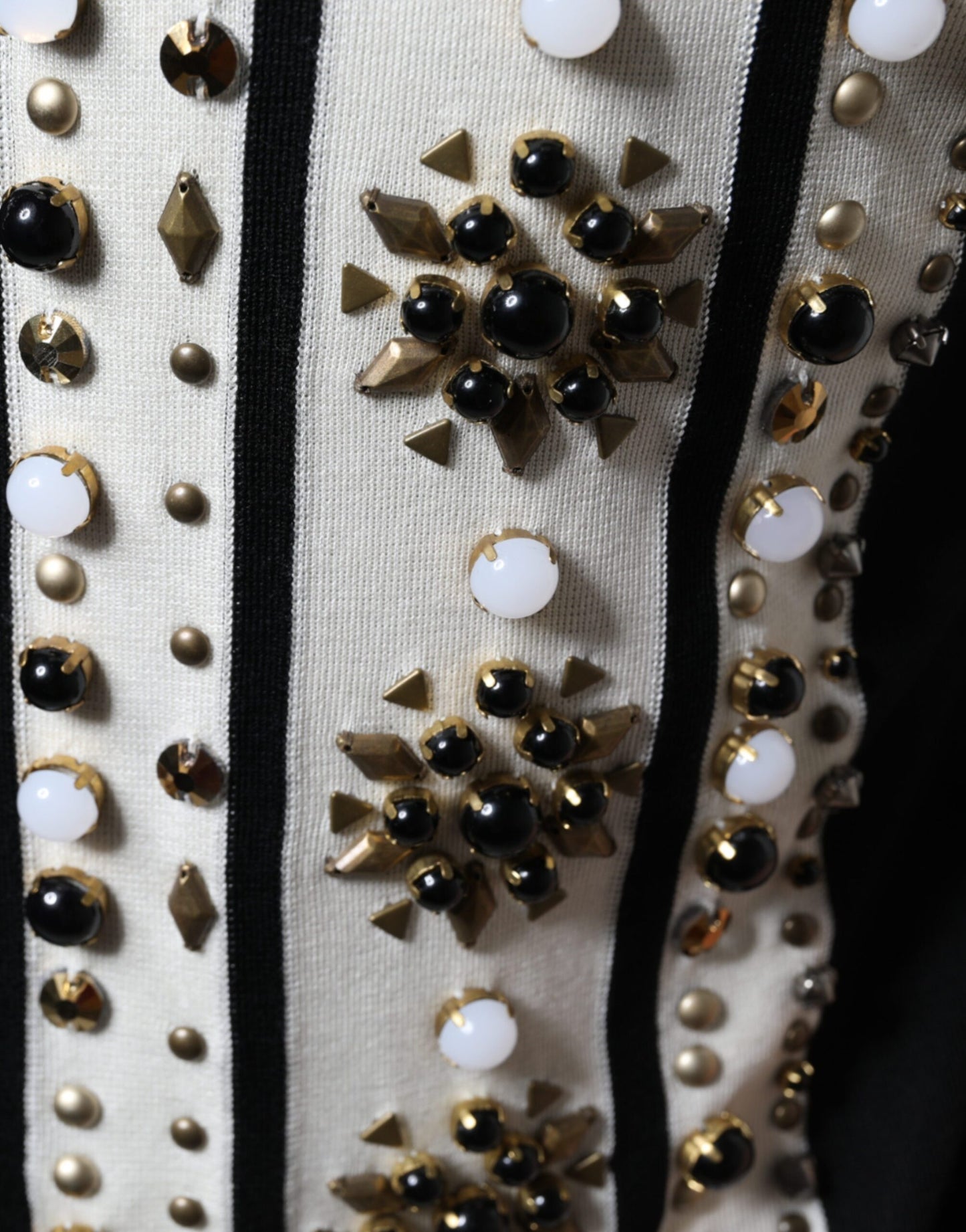 Dolce &amp; Gabbana – Weißes, schwarzes Seidenhemd mit Stein- und Kristallbesatz