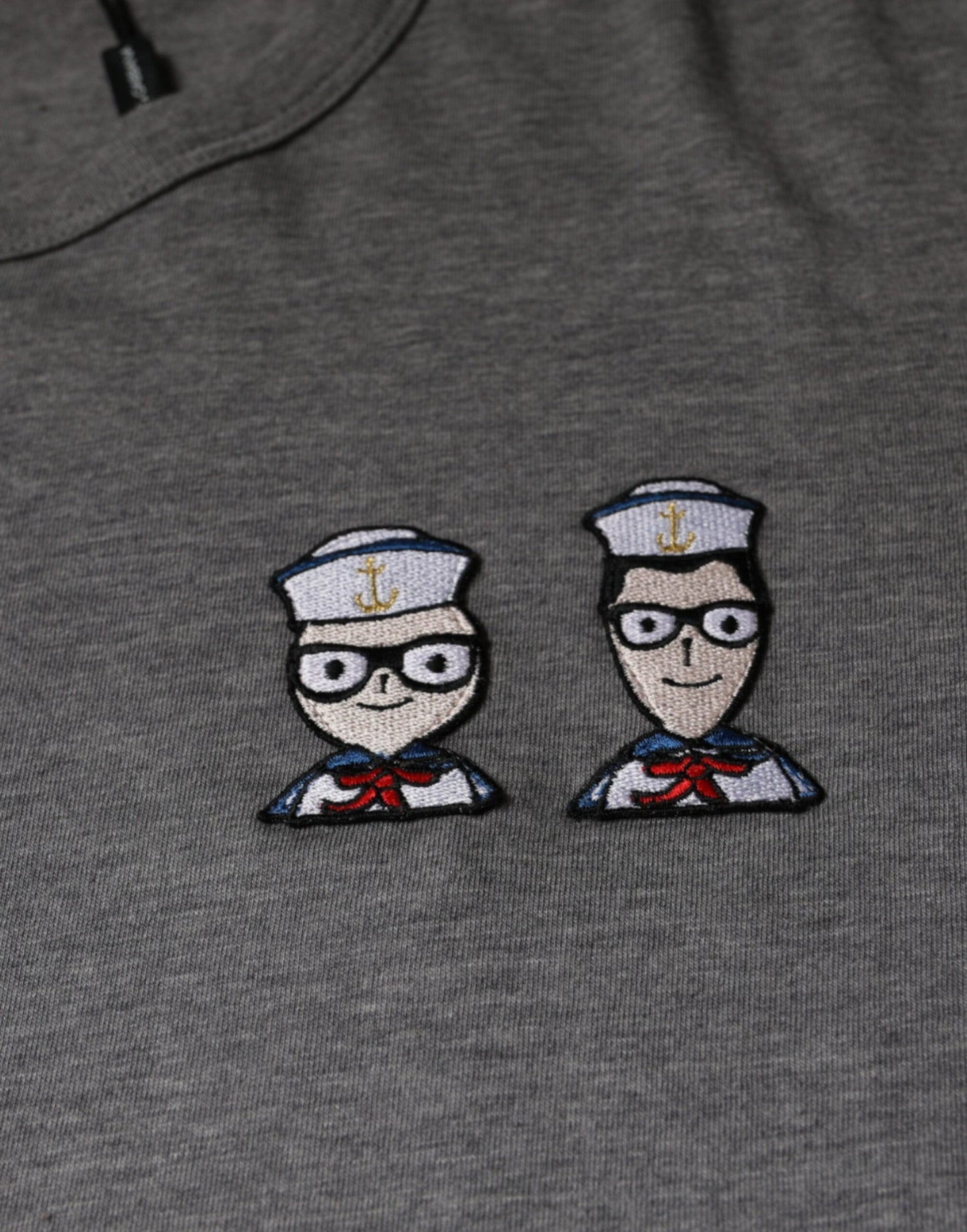 Dolce &amp; Gabbana – Graues Baumwoll-T-Shirt #DGFamily mit kurzen Ärmeln