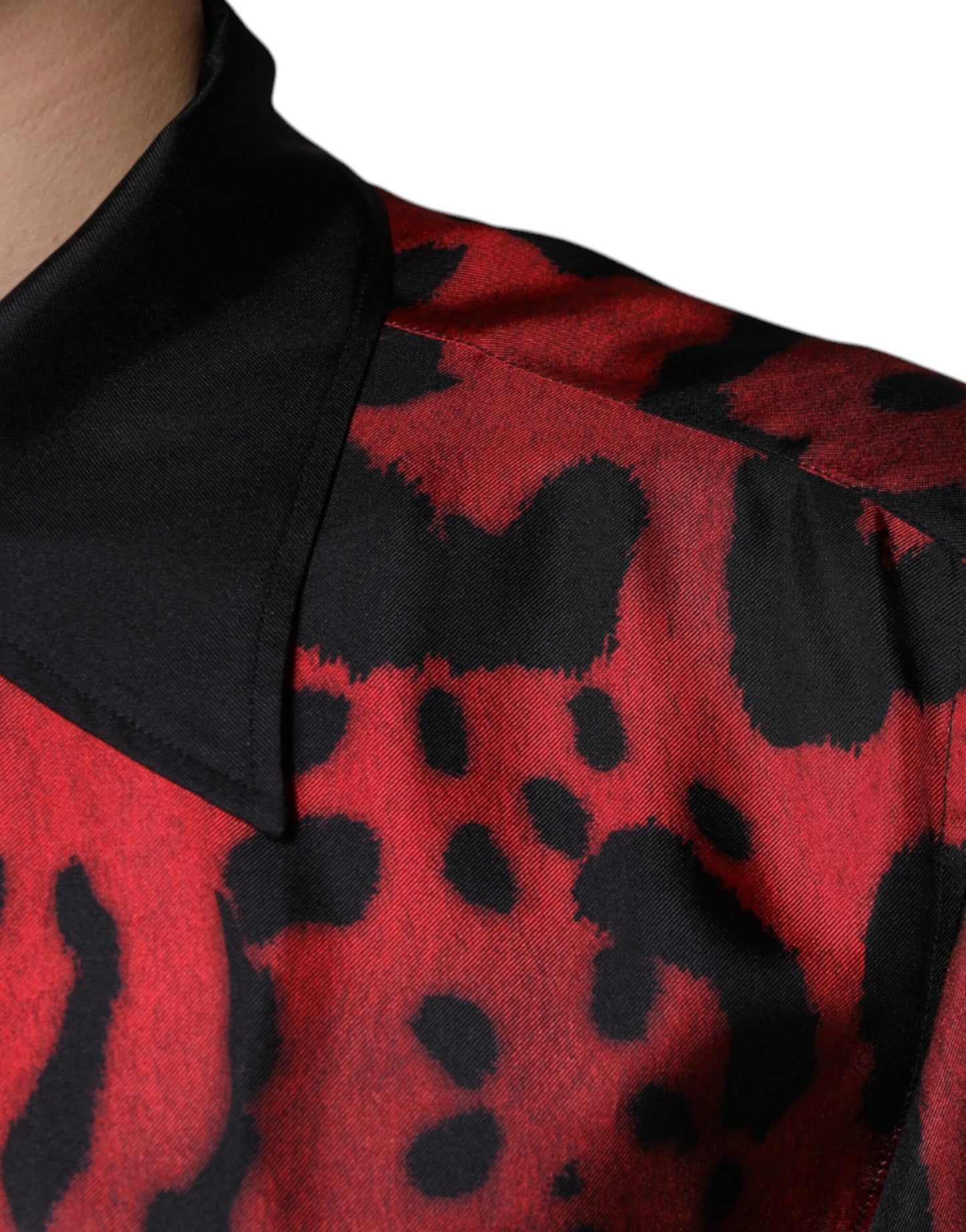 Dolce &amp; Gabbana Rotes Button-Down-Freizeithemd aus Seide mit Leopardenmuster