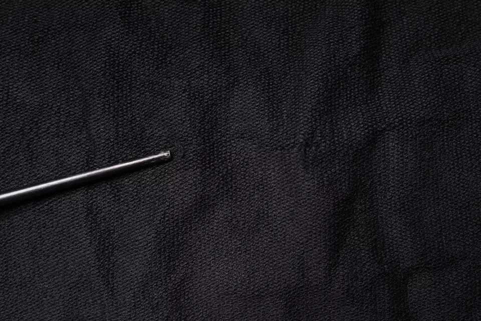 سترة دولتشي آند غابانا سوداء من القطن بغطاء رأس وسحاب كامل ونقشة جلد النمر