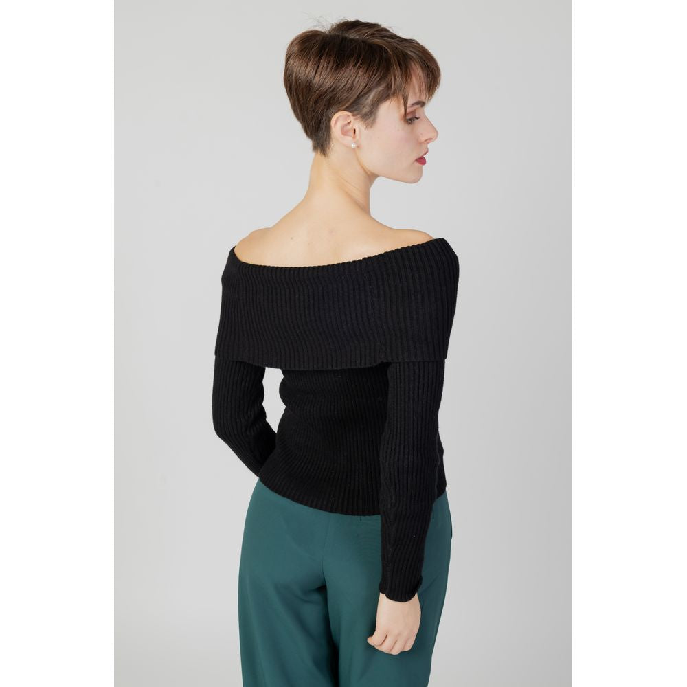 Only – Schwarzer Viskosepullover
