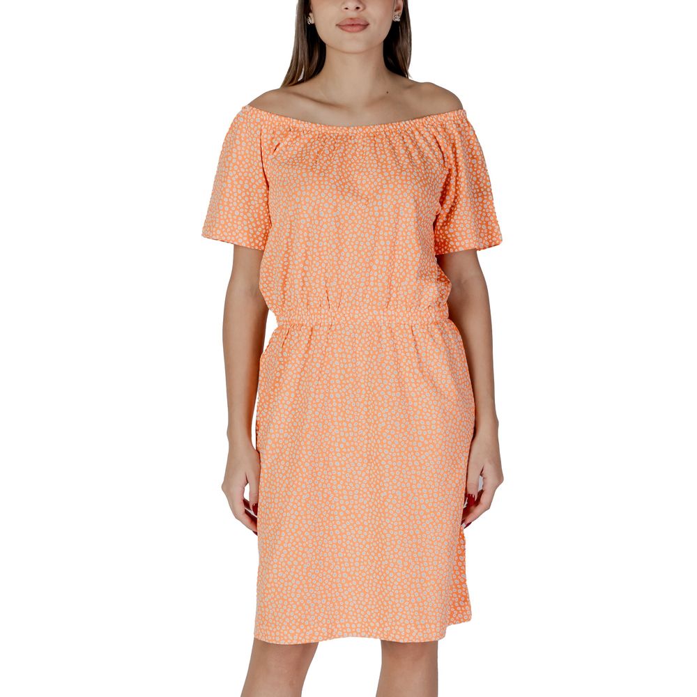 B.Young orangesfarbenes Baumwoll-Kurzkleid