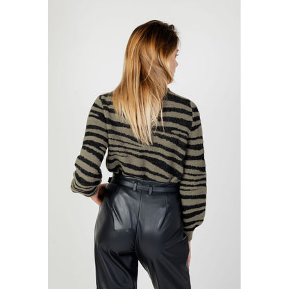 Jacqueline De Yong, grüner Nylonpullover