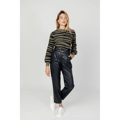 Jacqueline De Yong, grüner Nylonpullover