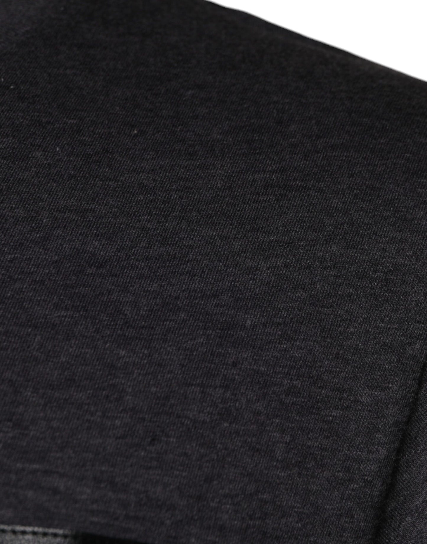 Dolce &amp; Gabbana – Graues T-Shirt aus Baumwolle mit Rundhalsausschnitt und Logo-Patch