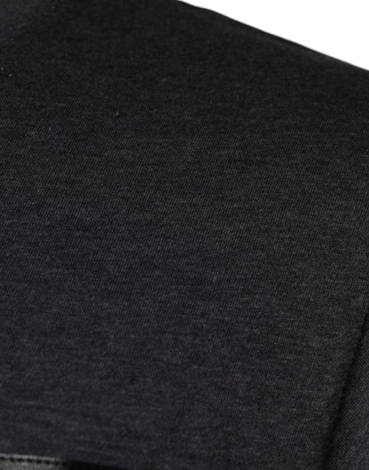 Dolce &amp; Gabbana – Graues T-Shirt aus Baumwolle mit Rundhalsausschnitt und Logo-Patch