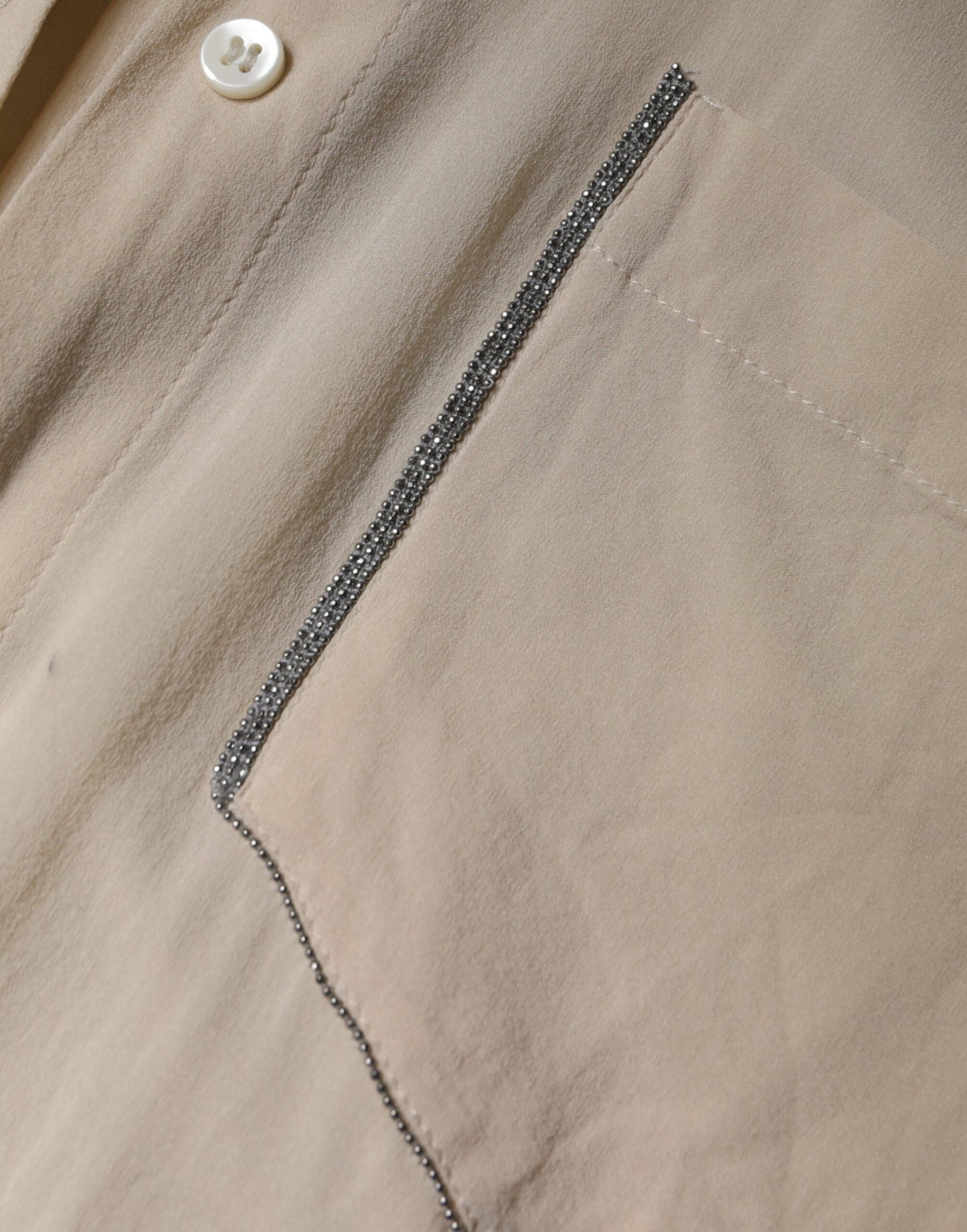 Brunello Cucinelli – Beiges Button-Down-Oberteil aus Seidenmischung mit Kragen