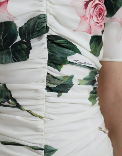 Dolce &amp; Gabbana – Plissiertes Kleid aus Stretch-Seide mit weißem Rosenprint
