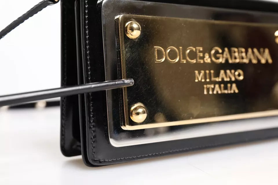 Dolce &amp; Gabbana – Umhängetasche aus schwarzem Lackleder mit Logo-Schild