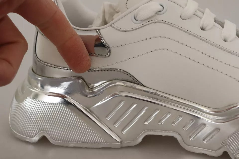 Dolce &amp; Gabbana Daymaster Sneakers aus weißem und silbernem Leder