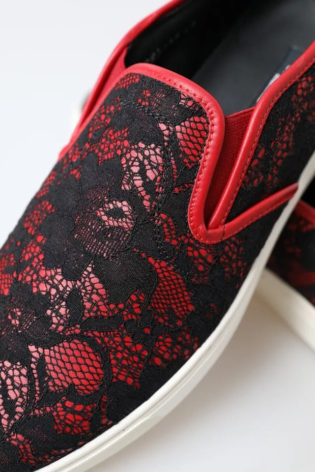 Dolce &amp; Gabbana – Slip-On-Sneakers mit Spitze in Schwarz und Rot