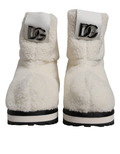 Dolce &amp; Gabbana – Weiße, gepolsterte Stiefel mit Plüschlogo und Wadenmitte