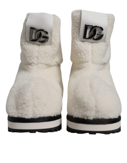 Dolce &amp; Gabbana – Weiße, gepolsterte Stiefel mit Plüschlogo und Wadenmitte