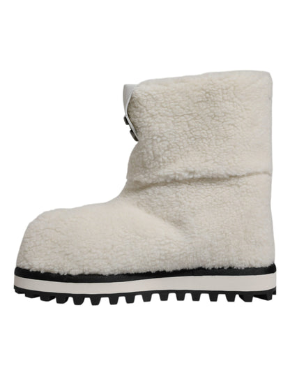 Dolce &amp; Gabbana – Weiße, gepolsterte Stiefel mit Plüschlogo und Wadenmitte
