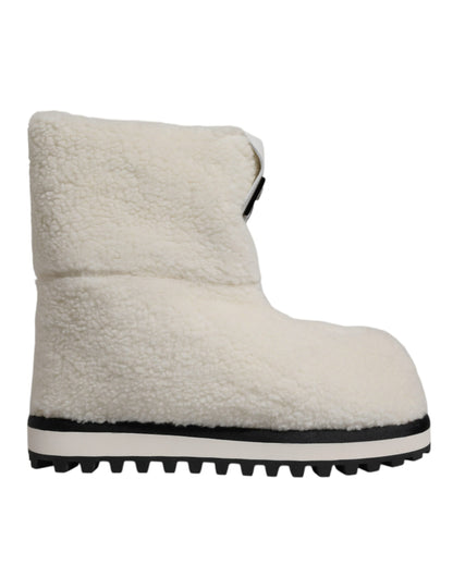 Dolce &amp; Gabbana – Weiße, gepolsterte Stiefel mit Plüschlogo und Wadenmitte