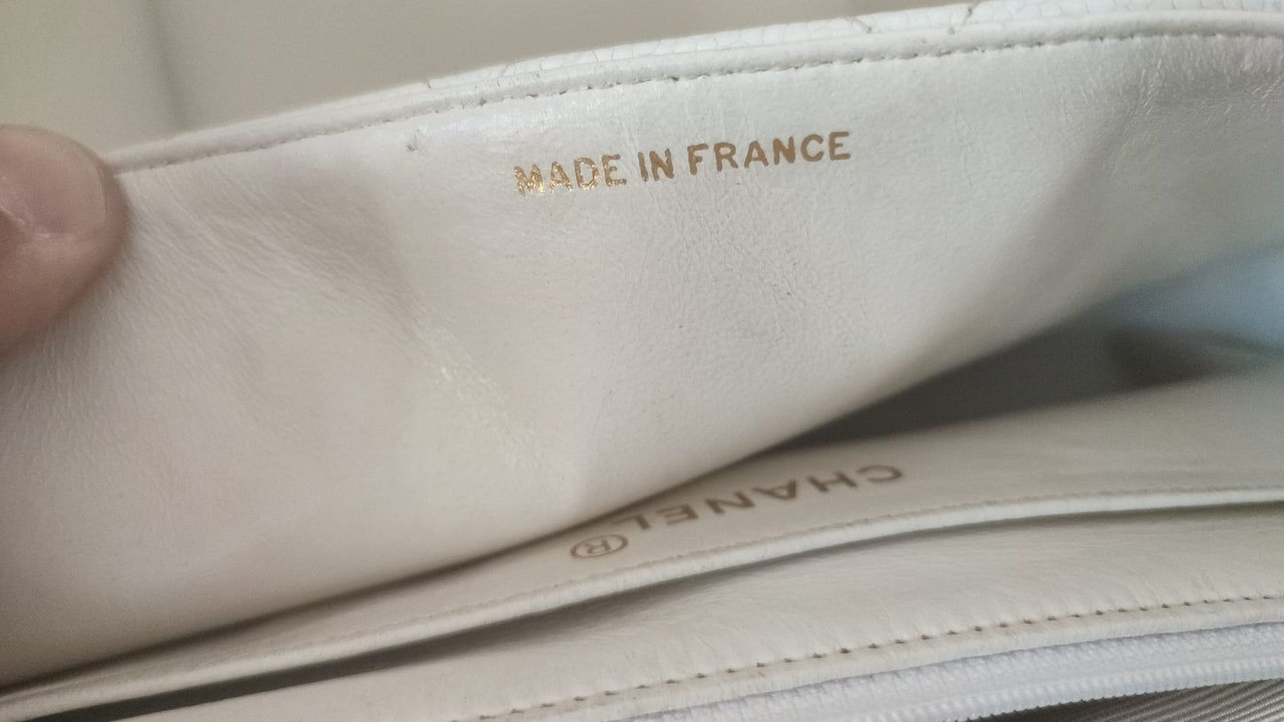 Chanel White Medium Classic DIANA Umhängetasche, vergoldete Handtasche