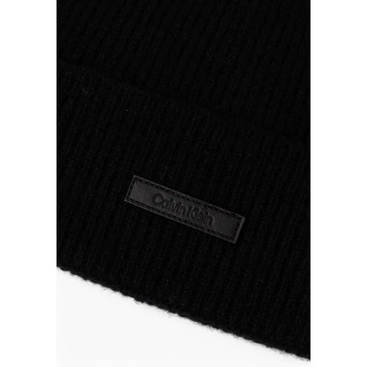 Calvin Klein – Schwarze Kaschmir-Baseballmütze