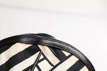 Dolce &amp; Gabbana Reiserucksack aus Nylon und Leder in Schwarz und Weiß