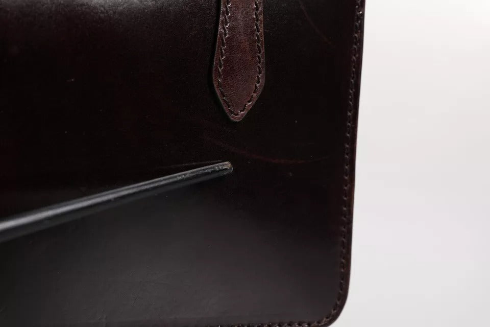 Dolce &amp; Gabbana – Kleine Umhängetasche aus kastanienbraunem Pferdeleder mit Logo-Schild