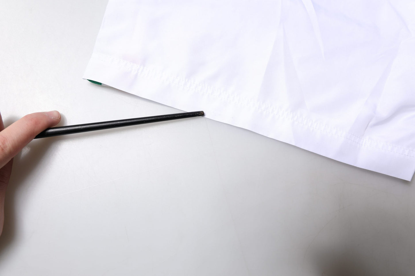 Dolce &amp; Gabbana – Strandshorts mit weißen Streifen, 2-teilige Bademode