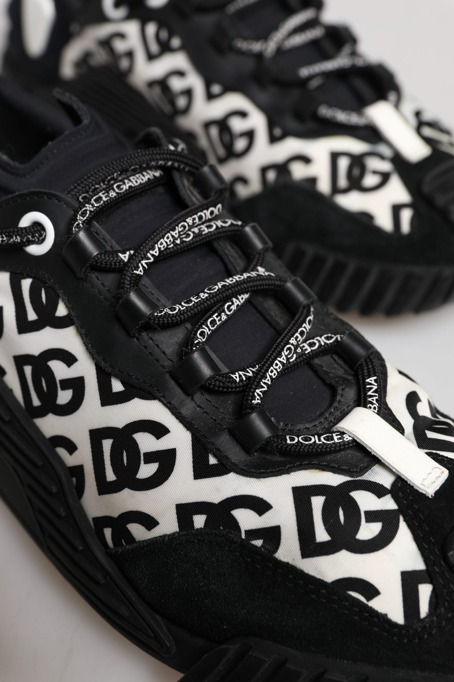 Dolce &amp; Gabbana – Schwarze, niedrige NS1-Sneaker mit Logo und Schnürung
