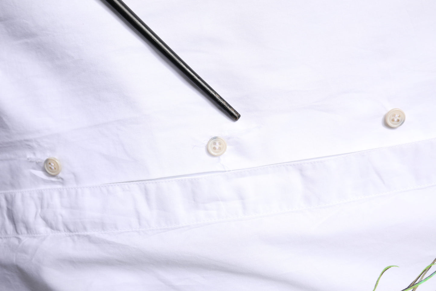 Dolce &amp; Gabbana – Weißes, formelles Baumwollhemd mit Pfauenfedern in GOLD