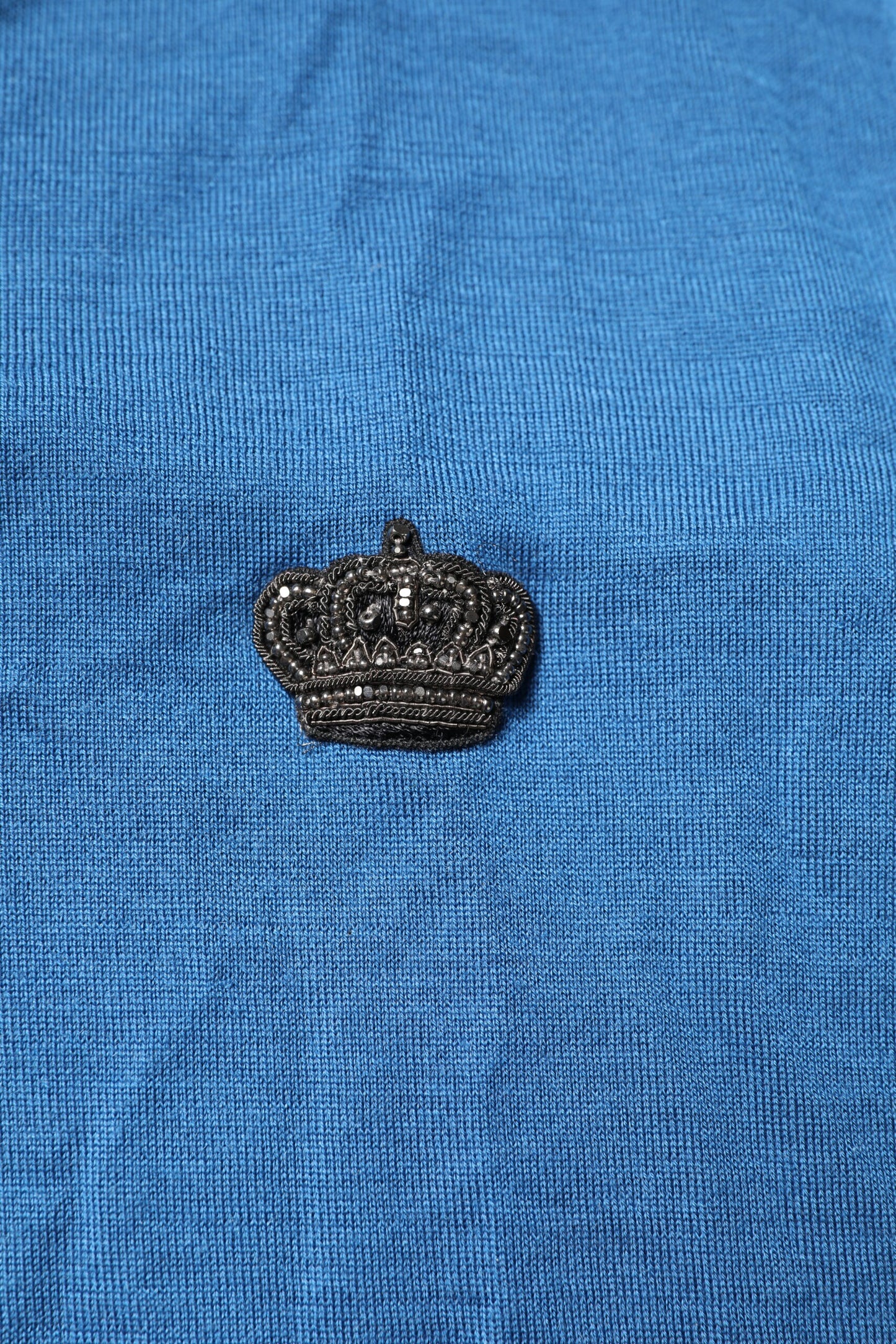 Dolce &amp; Gabbana Blauer Kaschmirpullover mit Krone und V-Ausschnitt