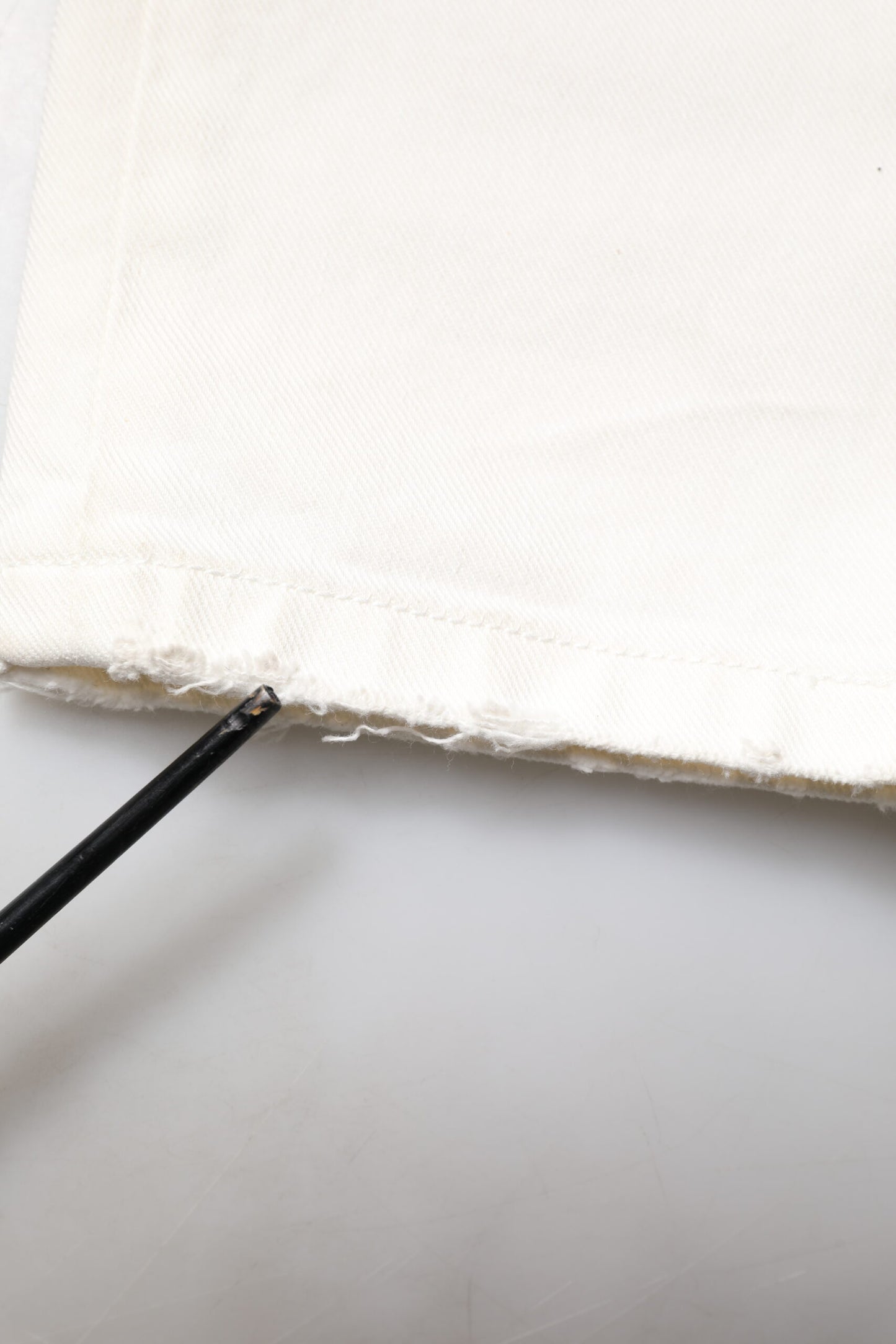 Dolce &amp; Gabbana – Weiße, zerfetzte Skinny-Jeans mit Graffiti-Print