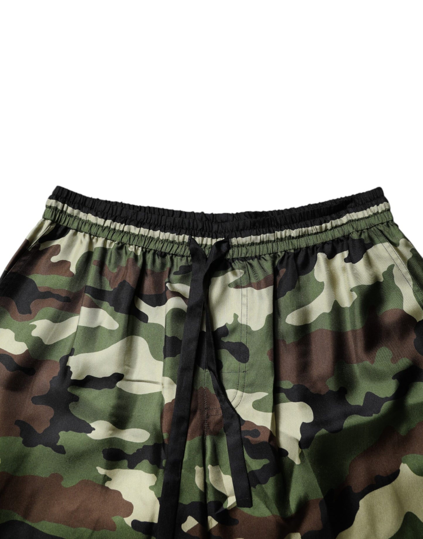 Dolce &amp; Gabbana – Mehrfarbige Bermudashorts aus Seide mit mittlerer Taille im Camouflage-Look