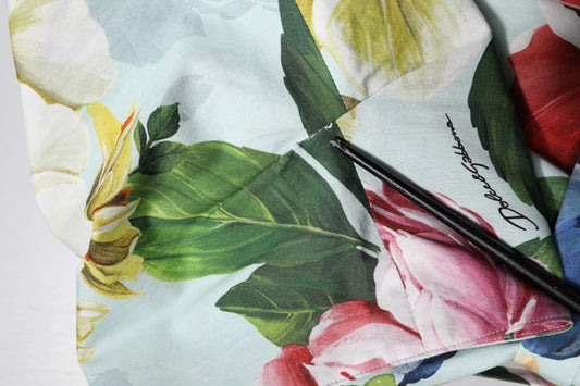 Dolce &amp; Gabbana – Grünes, geblümtes, kurzärmliges Baumwollkleid mit V-Ausschnitt