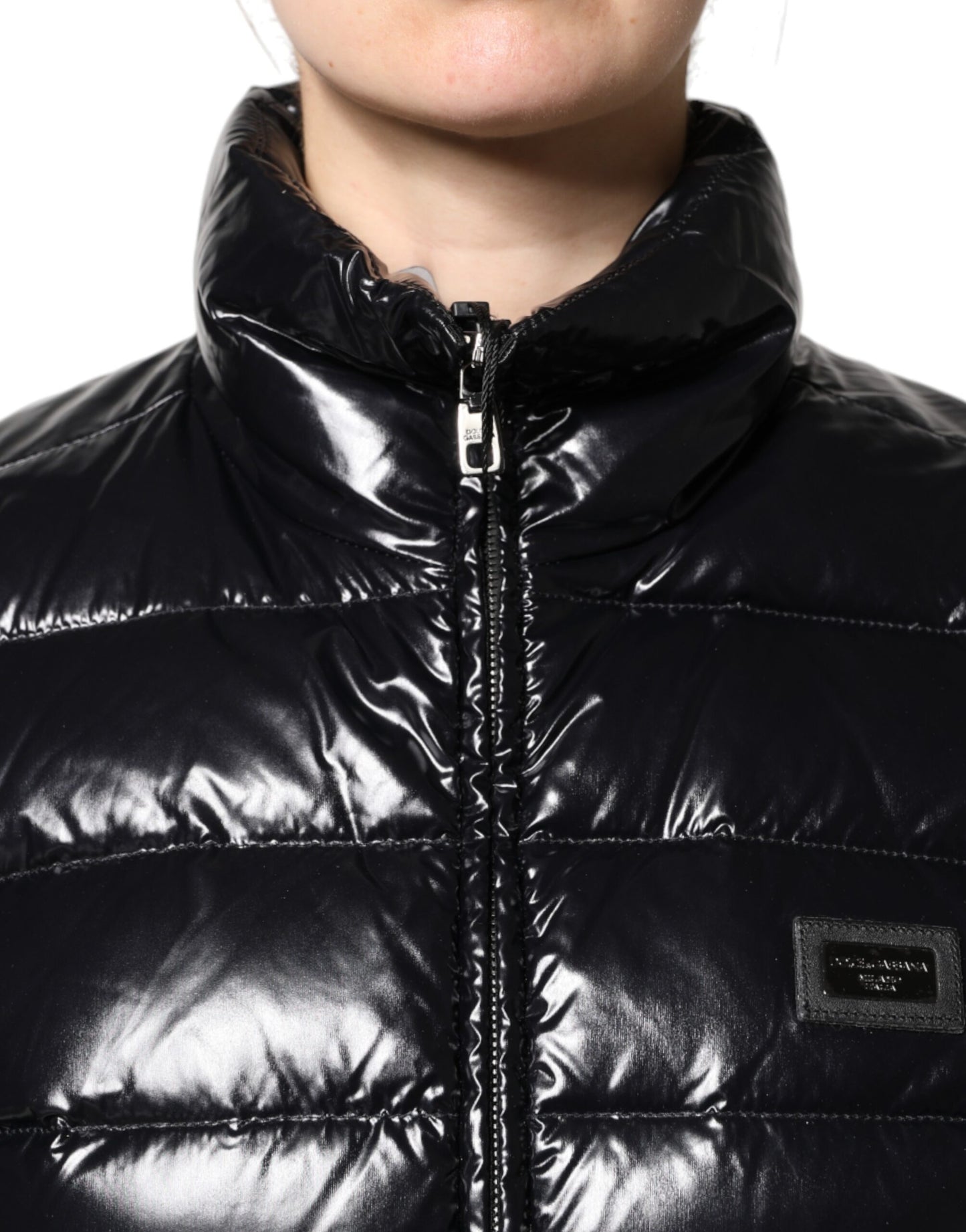 Dolce &amp; Gabbana – Pufferjacke mit durchgehendem Reißverschluss und schwarzem Logo-Schild