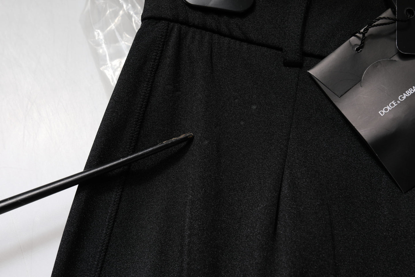بنطلون دولتشي آند غابانا نايلون أسود بقصة ضيقة وخصر مرتفع