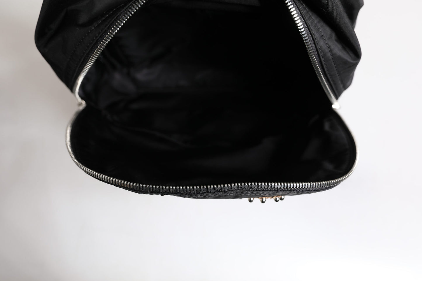 Dolce &amp; Gabbana – Rucksack „VULCANO“ aus schwarzem Nylon #DGFAMILY mit Verzierung