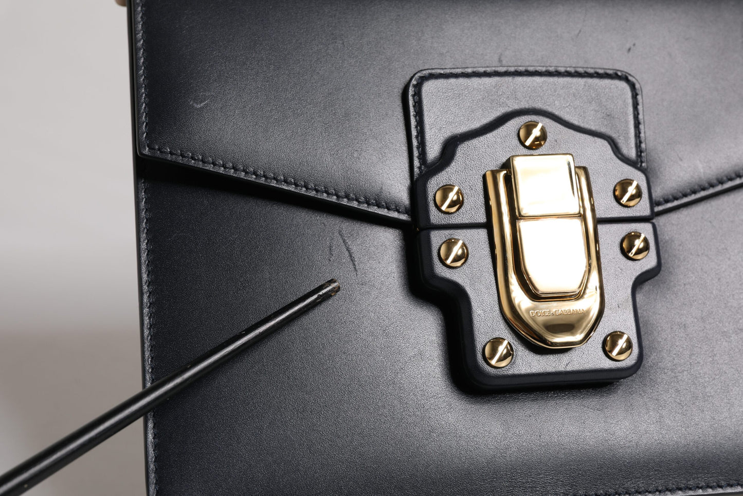 Dolce &amp; Gabbana – Schultertasche aus schwarzem Kalbsleder