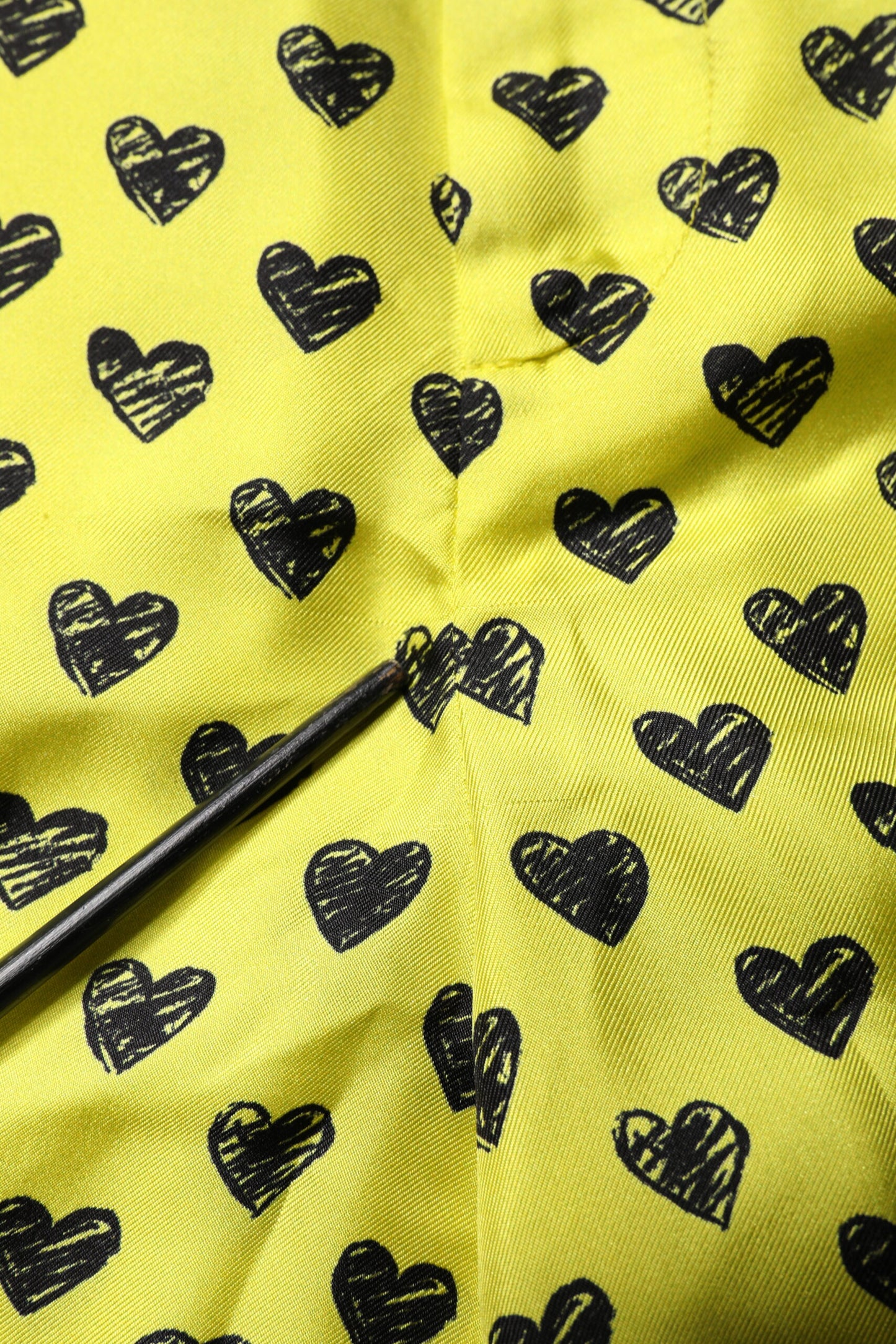 Dolce &amp; Gabbana – Grüne Bermudashorts aus Seide mit Herz-Print