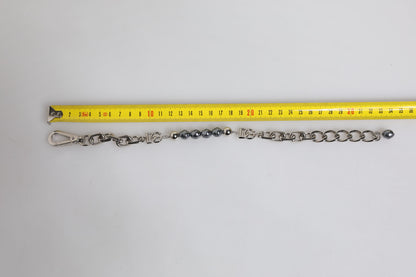 Dolce &amp; Gabbana Silberfarbenes Kettenarmband mit Karabinerverschluss und grauen Perlen