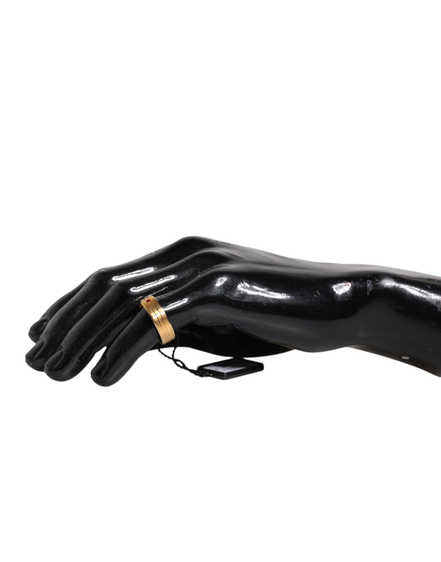 خاتم دولتشي آند غابانا الذهبي النحاسي بكريستال أحمر وشعار DG