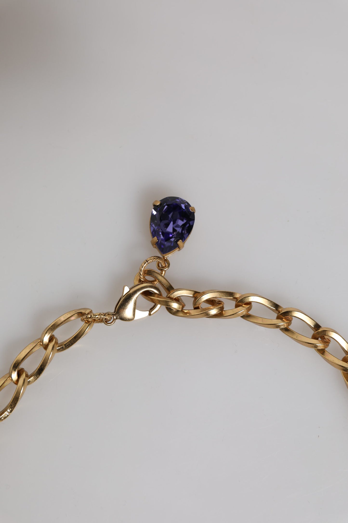 Dolce &amp; Gabbana – Halskette aus goldenem Messing mit Blumenkristallen und Perlenverzierung