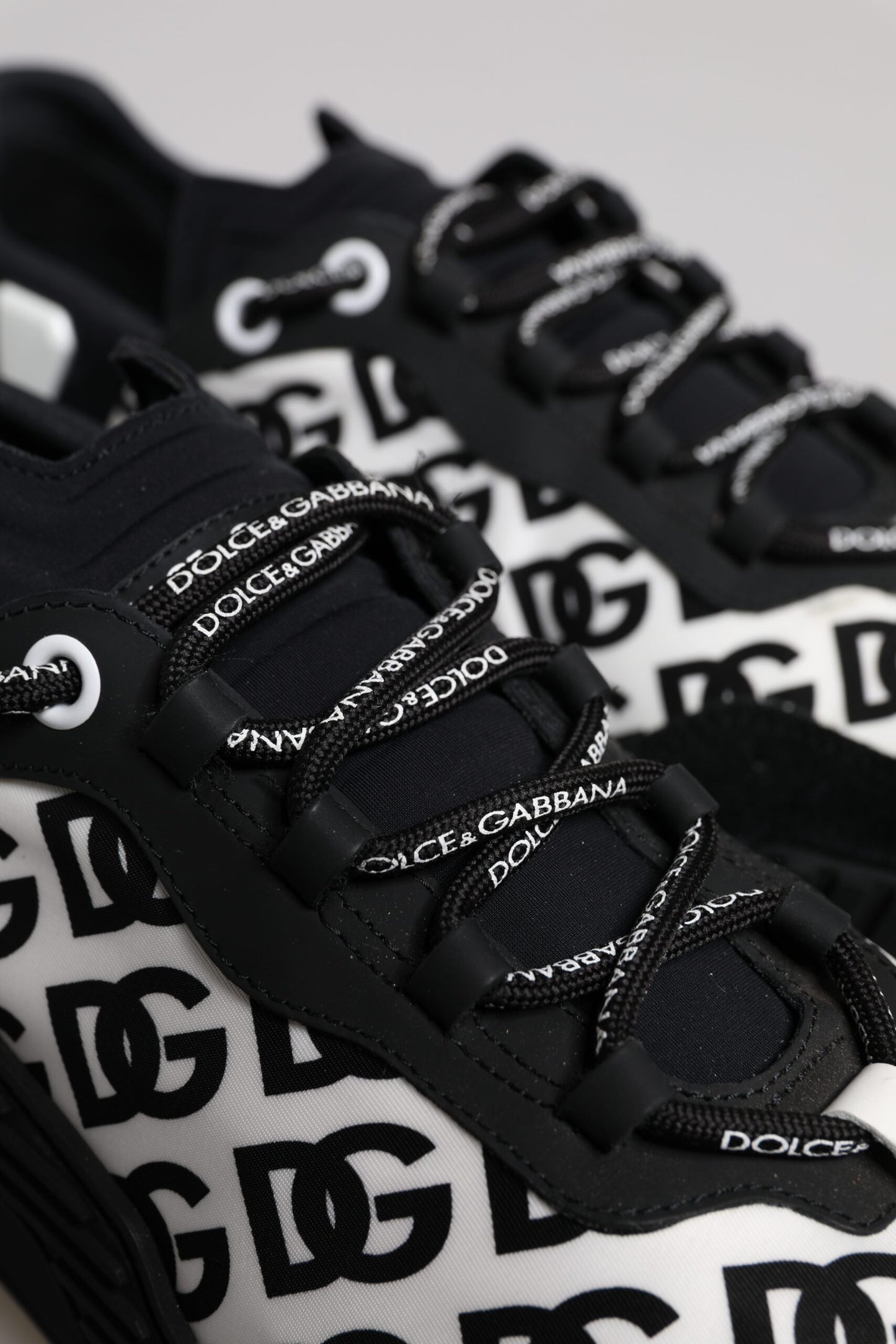 Dolce &amp; Gabbana – Schwarze, niedrige NS1-Sneaker mit Logo und Schnürung