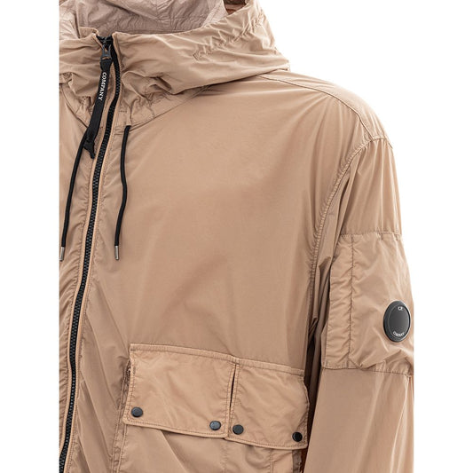 CP Company – Beige Polyamidjacke im gehobenen Urban-Stil