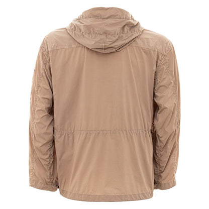 CP Company – Beige Polyamidjacke im gehobenen Urban-Stil