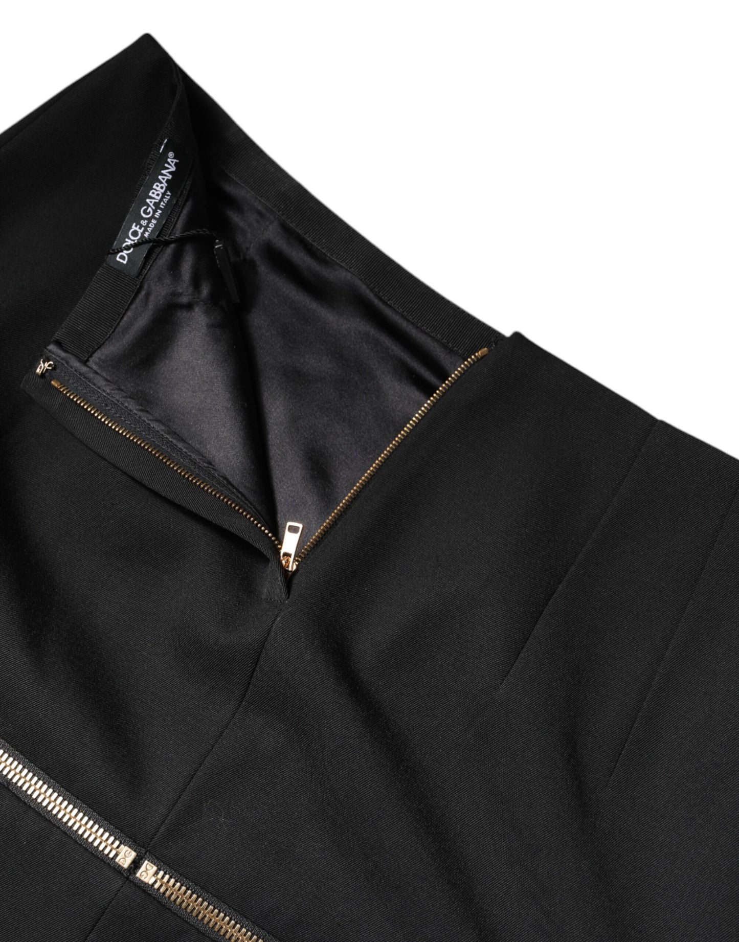 تنورة قصيرة سوداء من الصوف البكر بخصر مرتفع من دولتشي آند غابانا