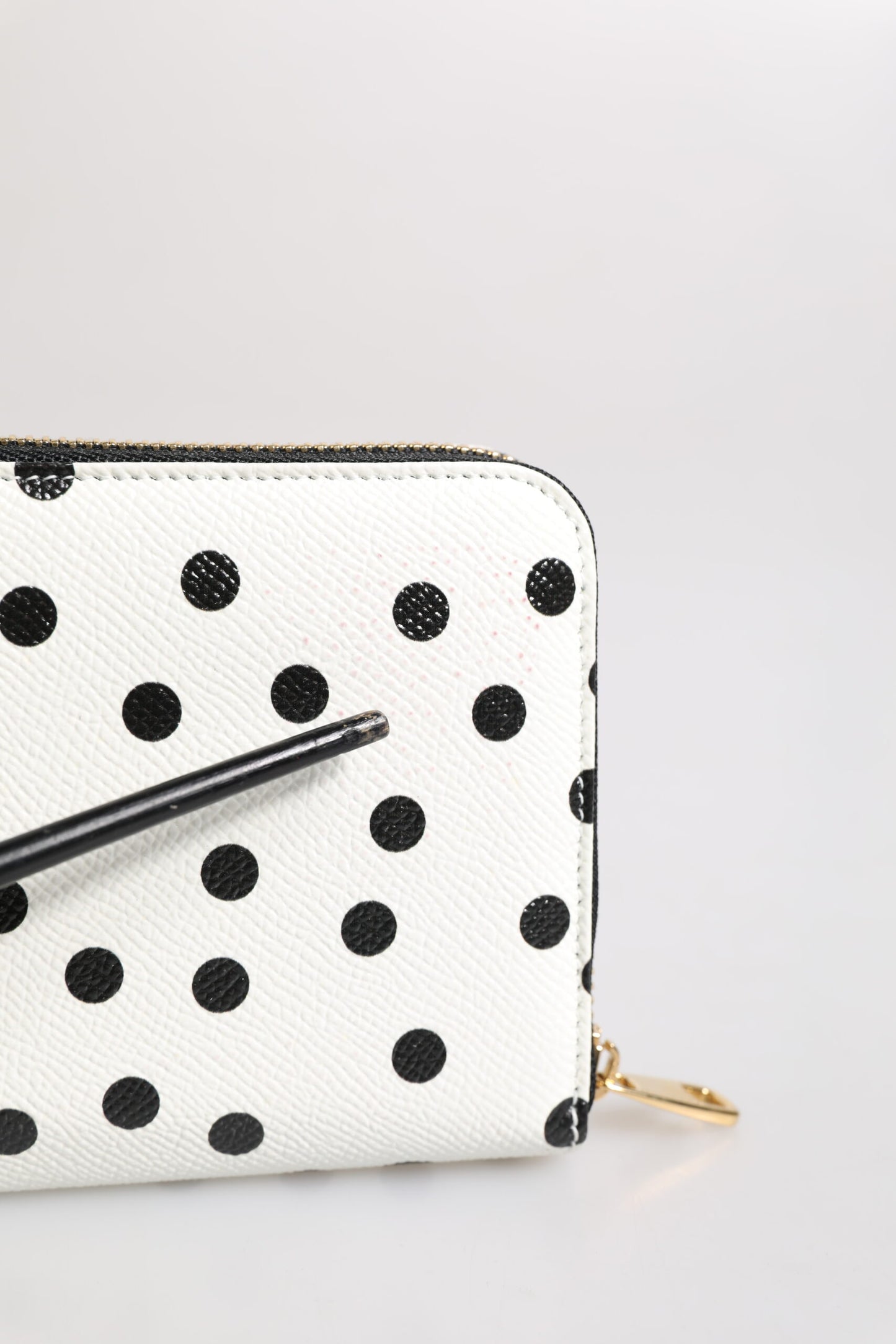 Dolce &amp; Gabbana – Kontinentale Geldbörse aus Leder mit Rundum-Reißverschluss in Weiß und Schwarz