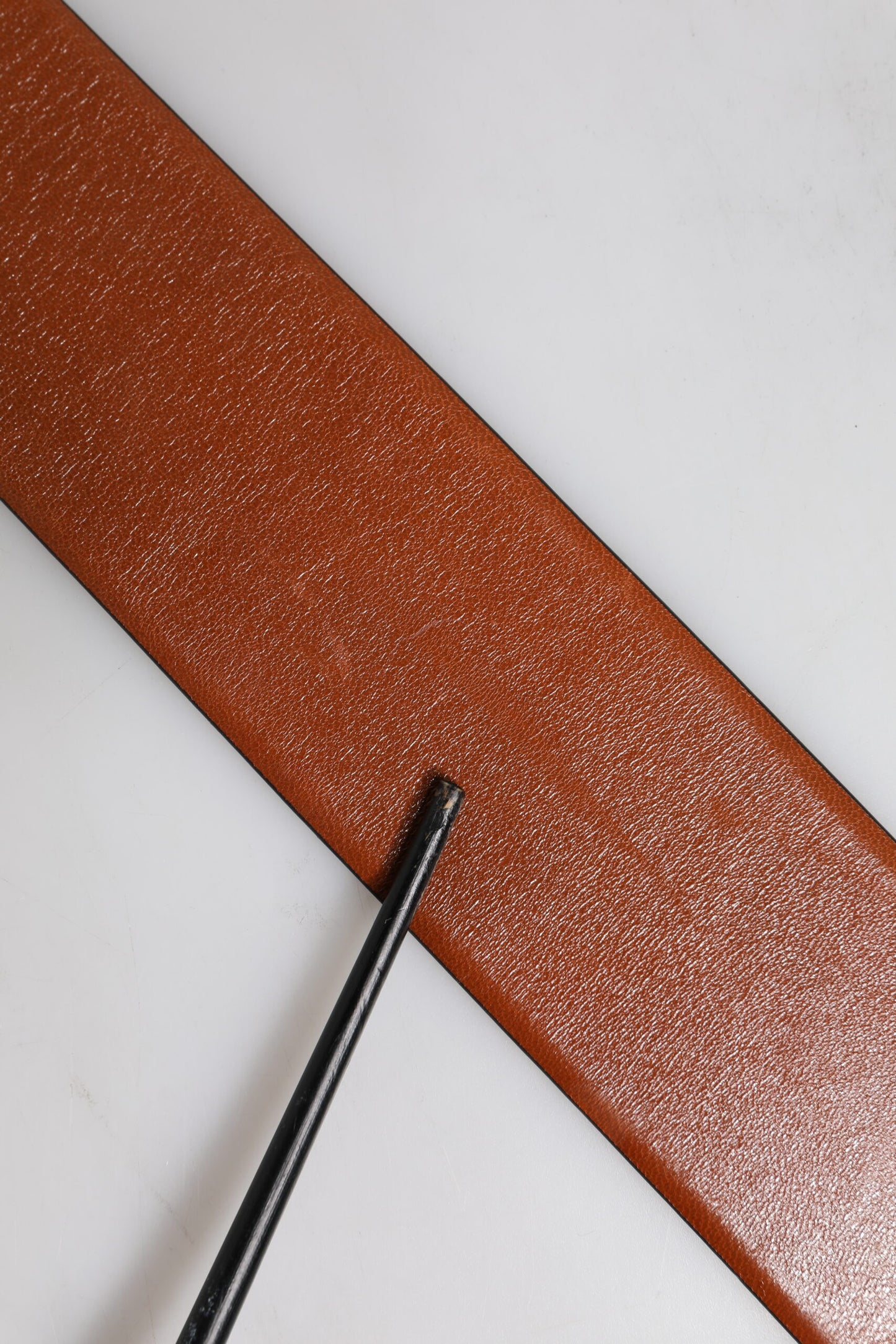 Dolce &amp; Gabbana Klassischer Gürtel aus braunem Leder mit goldener Metallschnalle