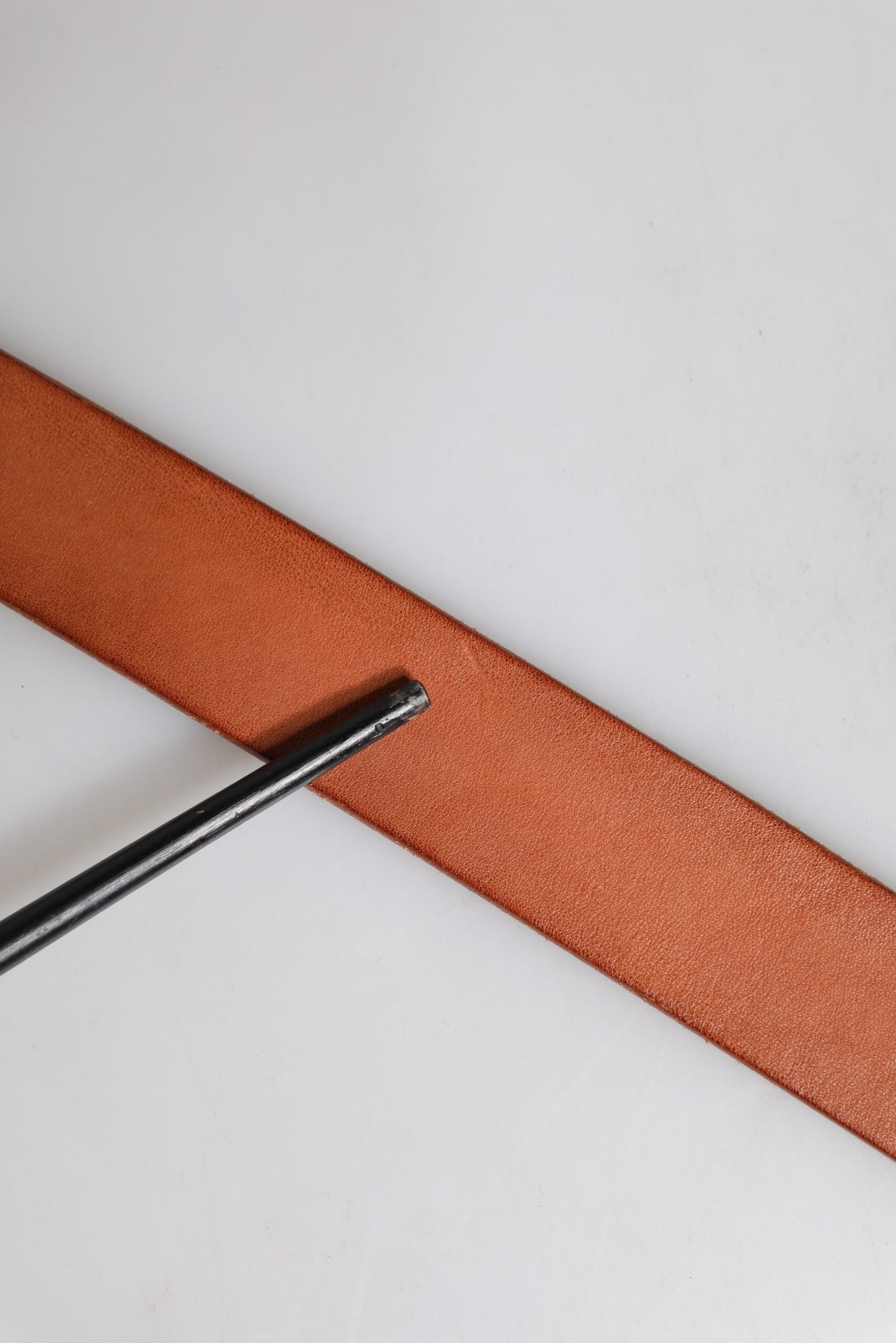 Dolce &amp; Gabbana Brauner Ledergürtel mit goldener Metallschnalle im Barockstil