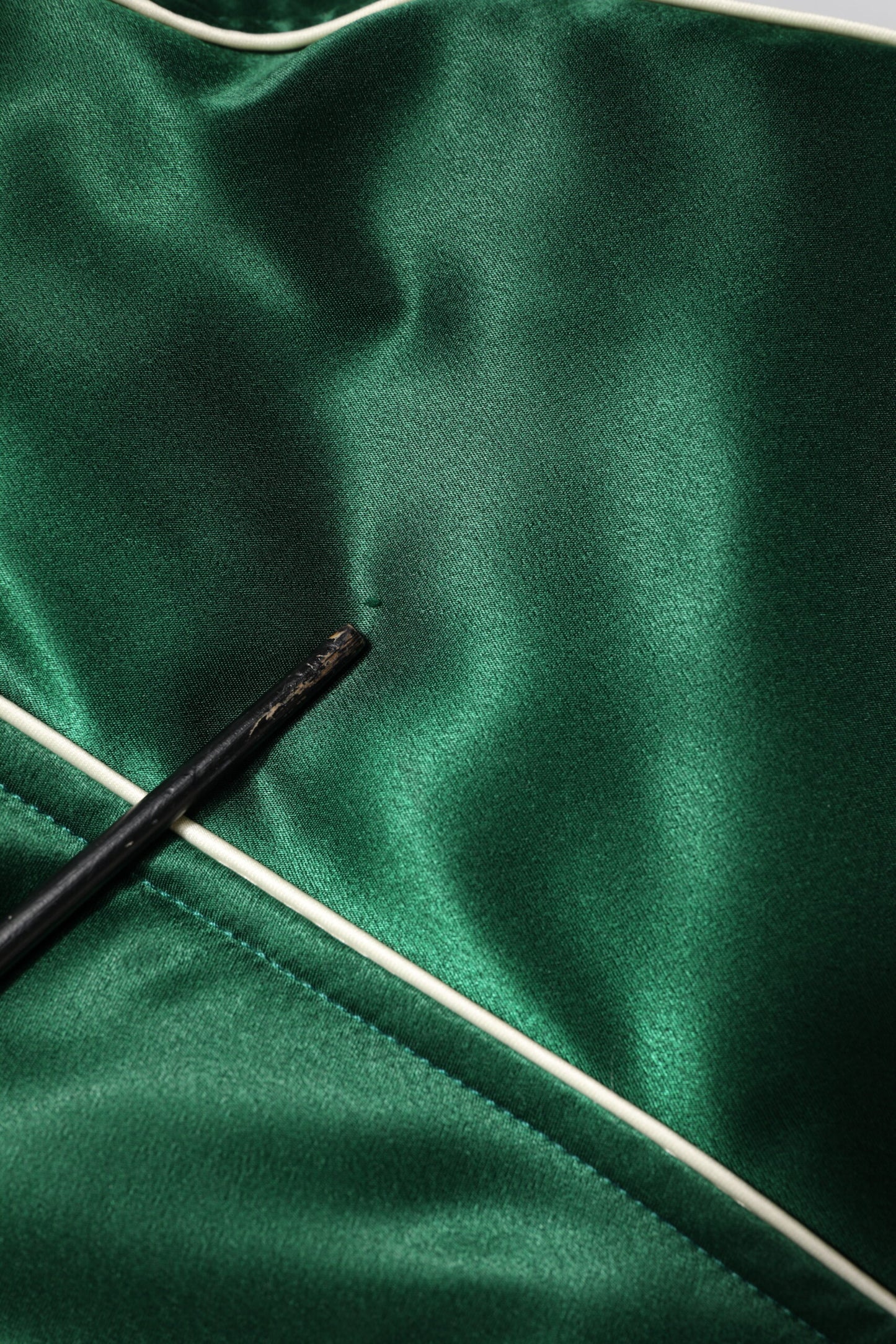 Dolce &amp; Gabbana – Grüne Bomberjacke mit durchgehendem Reißverschluss und DG-Logo