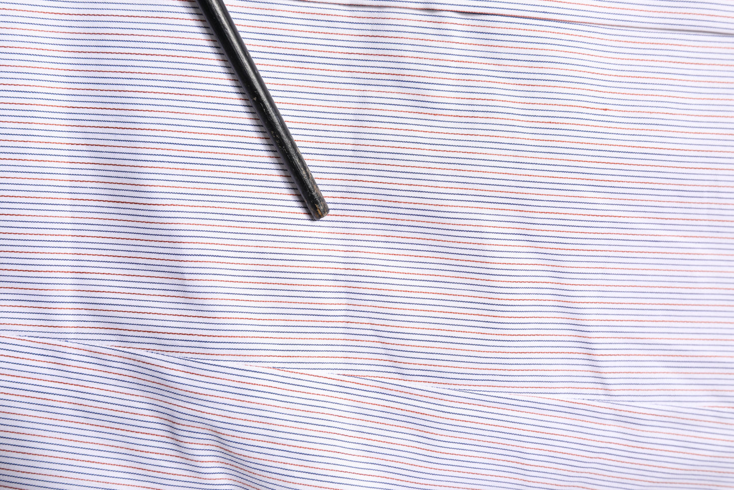 Dolce &amp; Gabbana – Langärmliges Hemd aus weiß gestreifter Baumwolle in GOLD