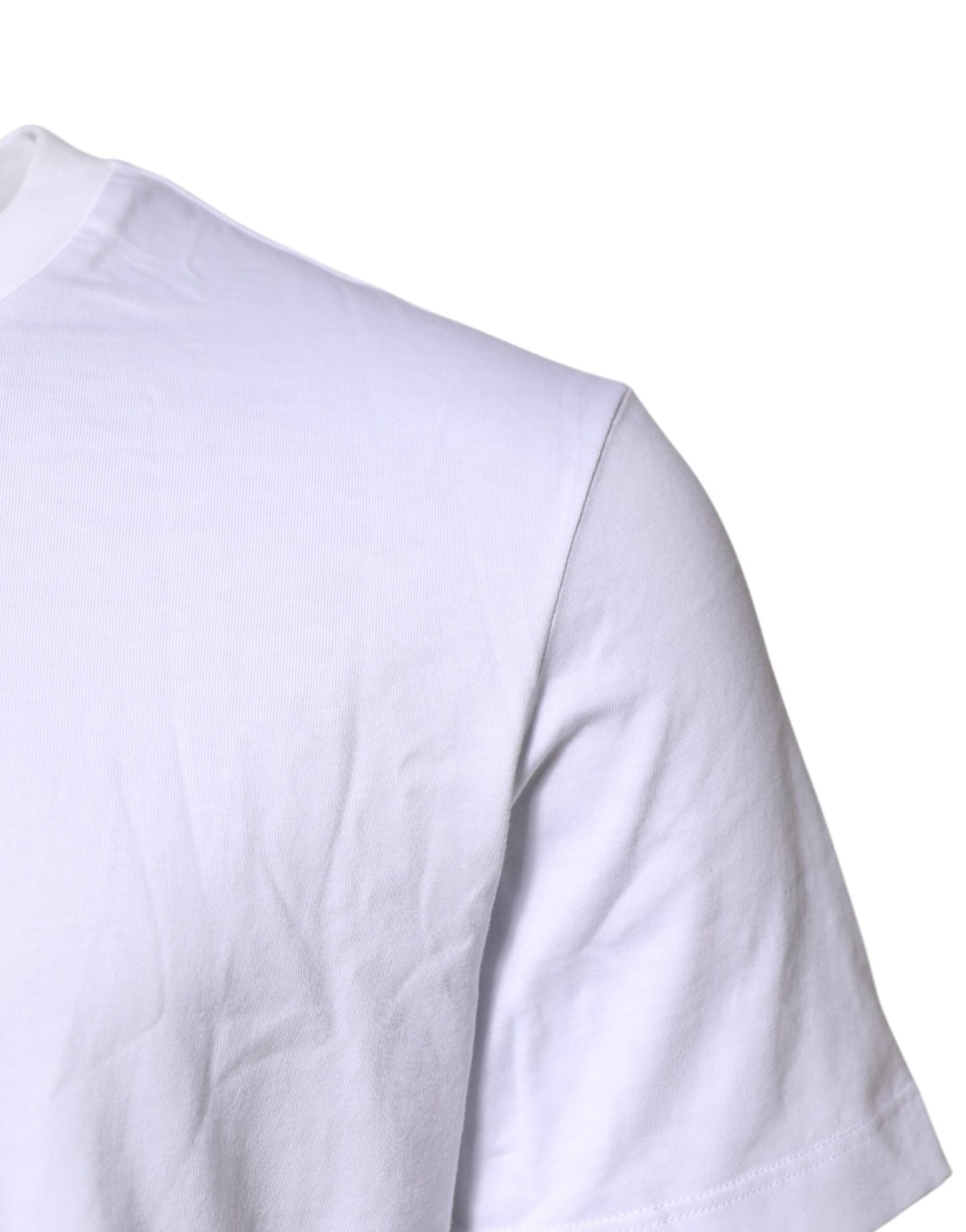 تي شيرت دولتشي آند غابانا أبيض مطرز بشعار دولتشي آند غابانا، بياقة دائرية