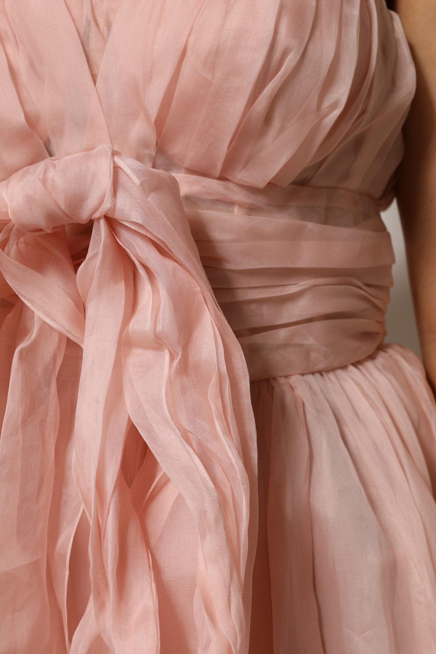 Dolce &amp; Gabbana – A-Linien-Midikleid aus plissiertem Seidenchiffon in Rosa